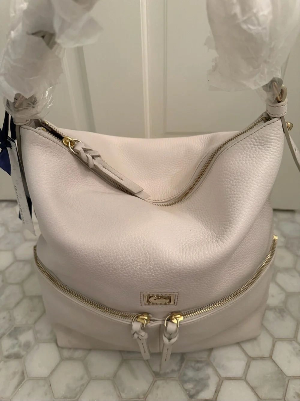 NWT- Dooney & Bourke Dillen Medium Pebbled Leather Hobo Handbag